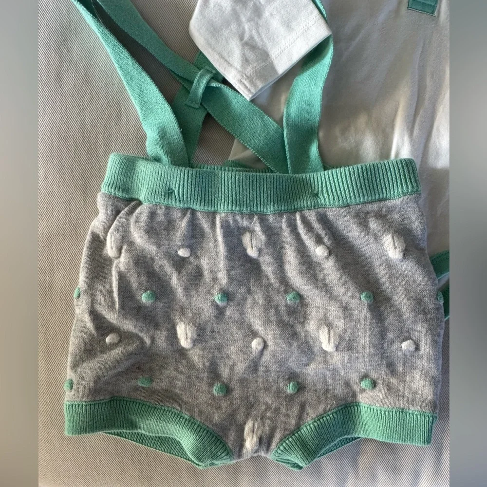 Cat & Jack Mint and Gray 🐰🐰 infant romper 6-9 months